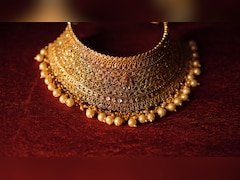 Gold Prices Drop Nearly Rs 1,000 To Below Rs 1,53,400; Silver Falls Rs 1,800