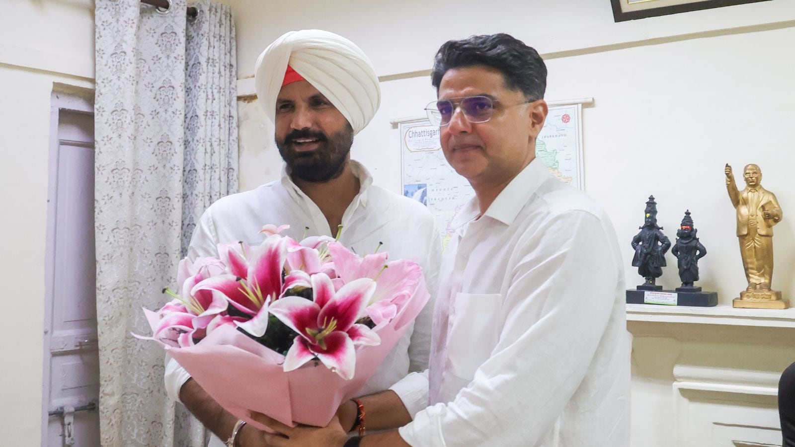 पंजाब कांग्रेस अध्यक्ष अमरिंदर सिंह राजा वड़िंग के साथ सचिन पायलट की मुलाकात