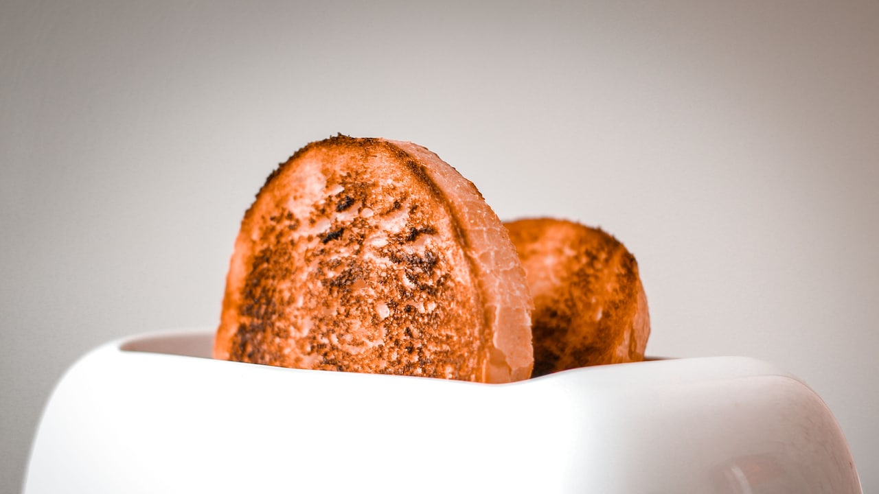 10 Reasons Your Toaster Browns Bread Unevenly And How To Fix It 10 Reasons Your Toaster Browns Bread Unevenly And How To Fix It