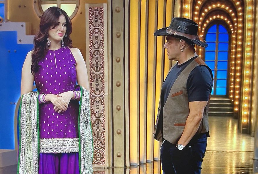 Salman Khan advises Isha Rikhi to move on during Bigg Boss 20 conversation