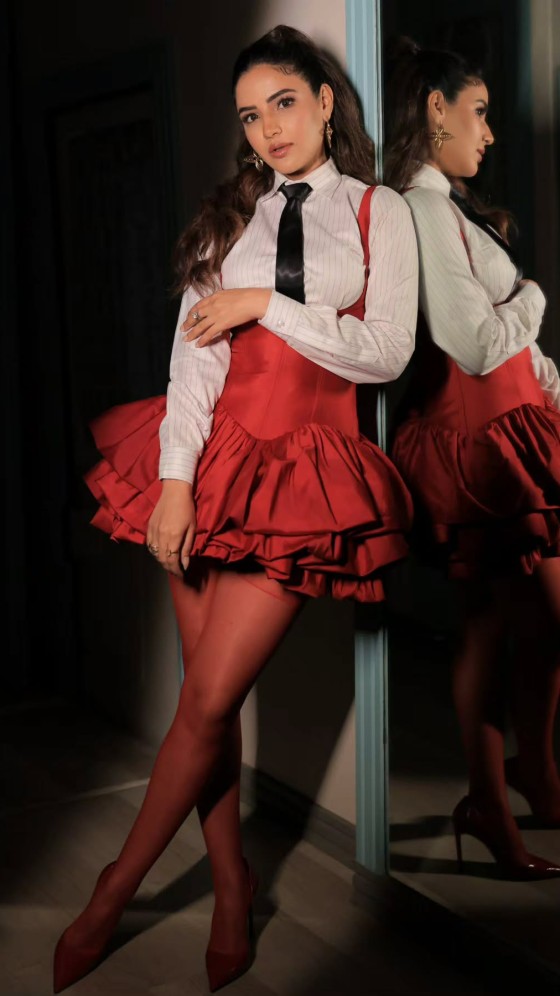 Jasmine Bhasin Serves Scarlet Chic
