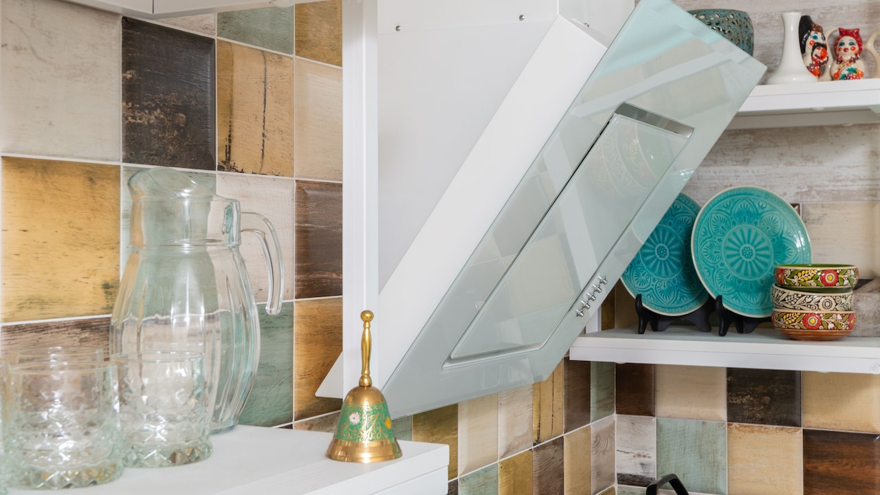 Why Does Your Kitchen Chimney Oil Collector Fill Up So Fast? 10 Reasons