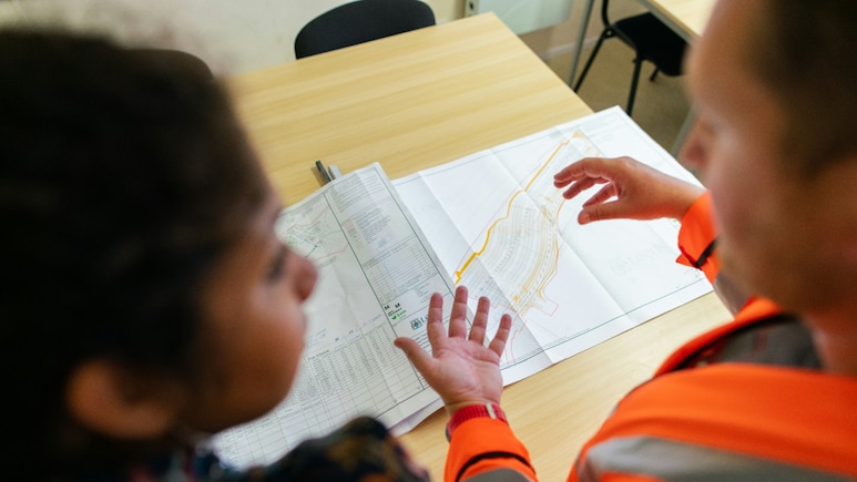 Madhya Pradesh Institute Launches Hindi-Medium Civil Engineering Course, Rs 2 Lakh Incentive