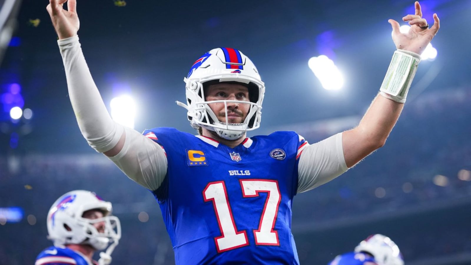 Josh Allen Under Watch After Taking Hit to Left Knee