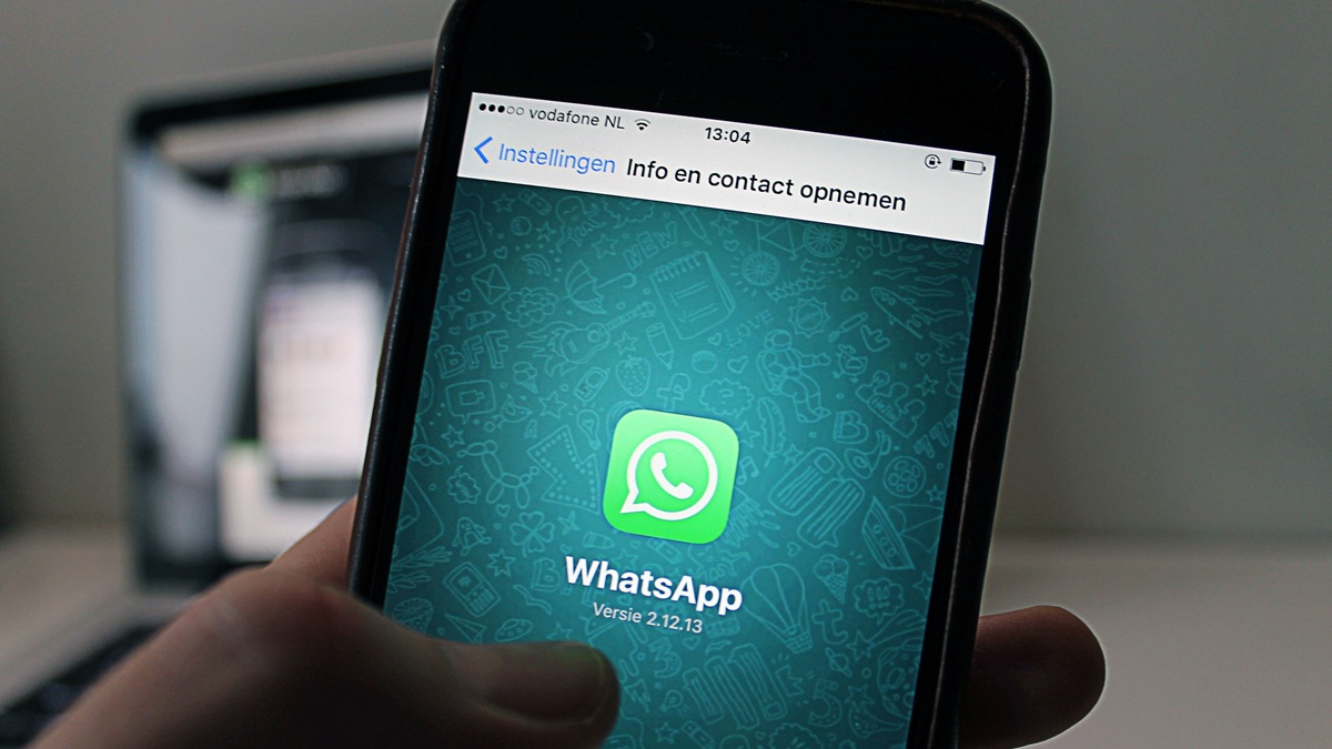 WhatsApp पर चैट डिलीट किए बिना स्टोरेज को कैसे करें खाली