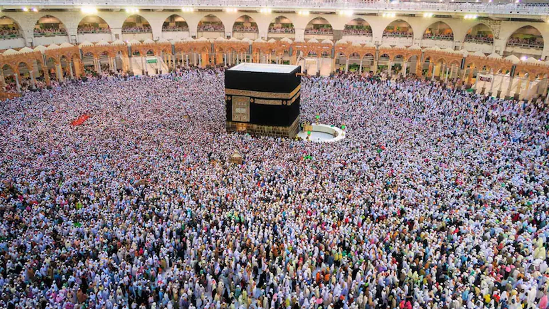 Mecca Put On Air Raid Alert For 1st Time, Saudi Warns Houthis Of 'Red Line'