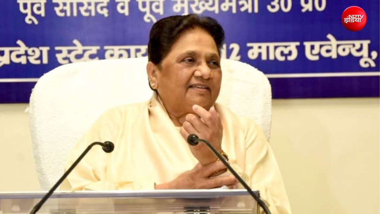 मायावती ने सुना दी भतीजे को खरी-खरी, बोलीं- ससुर के दिमाग से चल रहे और मेरी बीमारी की अफवाहें फैला रहे