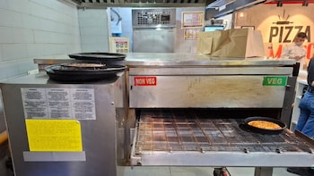 Pizza Hut Raided In Chhatrapati Sambhajinagar Over Use Of Same Oven For Veg, Non-Veg Food