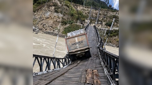 Truck Gets Stuck On Arunachal Bridge, Disrupts Access To Border Villages
