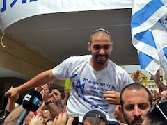 Israel Pardons Combat Medic Who Shot Dead Wounded Palestinian Attacker