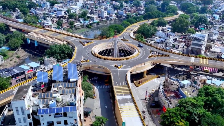 Nitin Gadkari Unveils Nagpur's Indora Chowk-Dighori Flyover; Built Using Fibre-Reinforced Concrete Tech: Video