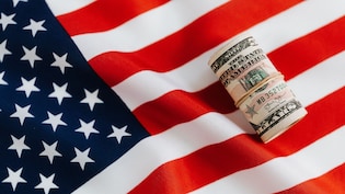 US 30-Year Treasury Yields Spike To 5.6%, Highest Since 2002