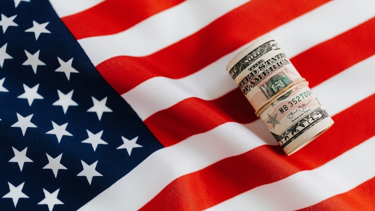 US 30-Year Treasury Yields Spike To 5.6%, Highest Since 2002