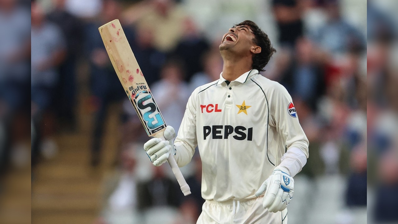 Watch: Pakistan Debutant Razaullah Receives Standing Ovation From English Crowd After 81-Run Knock