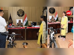 छात्रा की साइक‍िल चोरी हुई तो बरेली DM ने नई खरीदकर दी, कौन हैं IAS अविनाश कुमार?