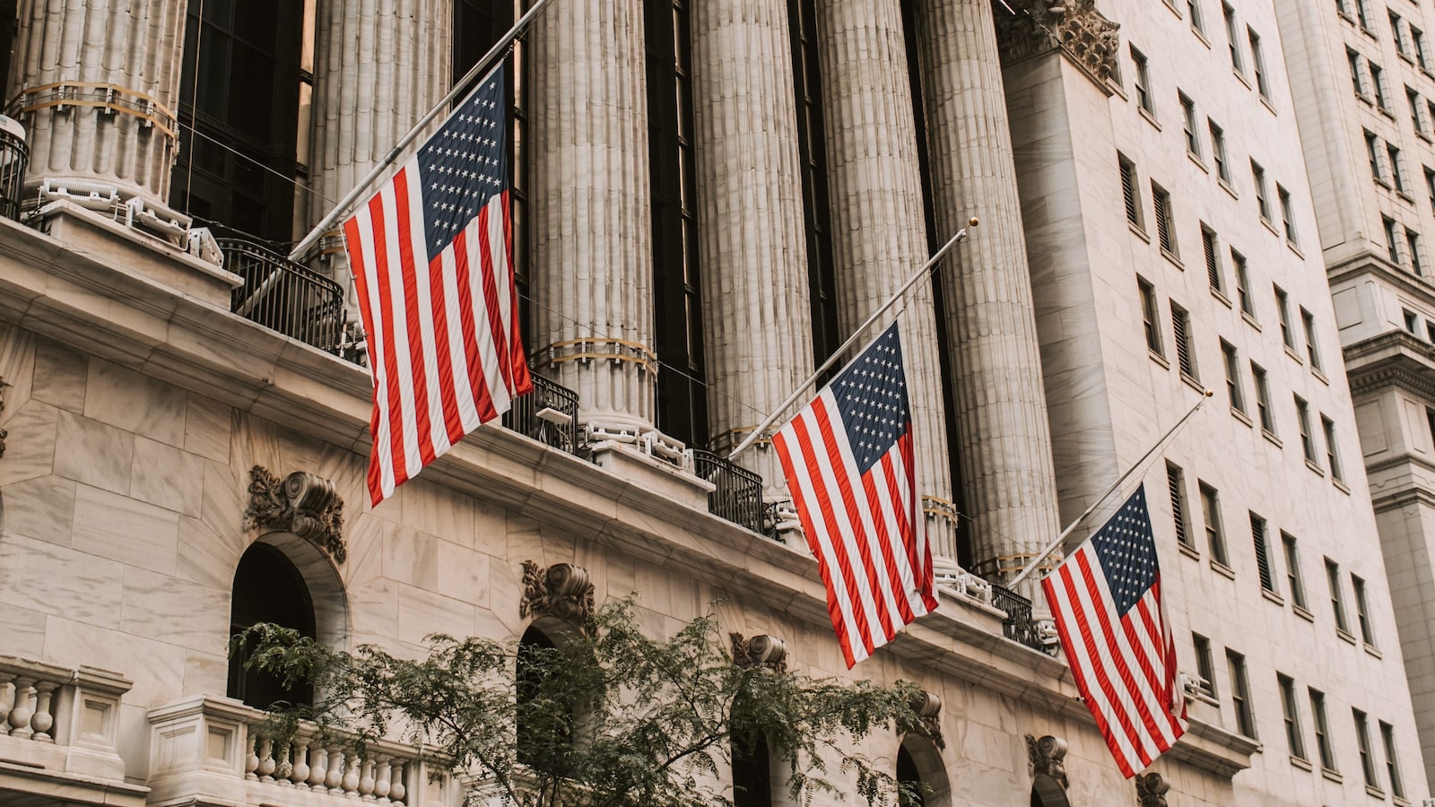 NYSE Becomes Second Major Exchange To Extend Option-Trading Hours For ETFs, Single Stocks