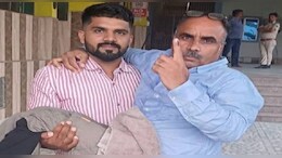 ससंद हमले में रीढ़ टूटी, 22 साल से ब&zwj;िस्&zwj;तर पर पूर्व NSG कमांडो; वोट देने पहुंचे&nbsp;