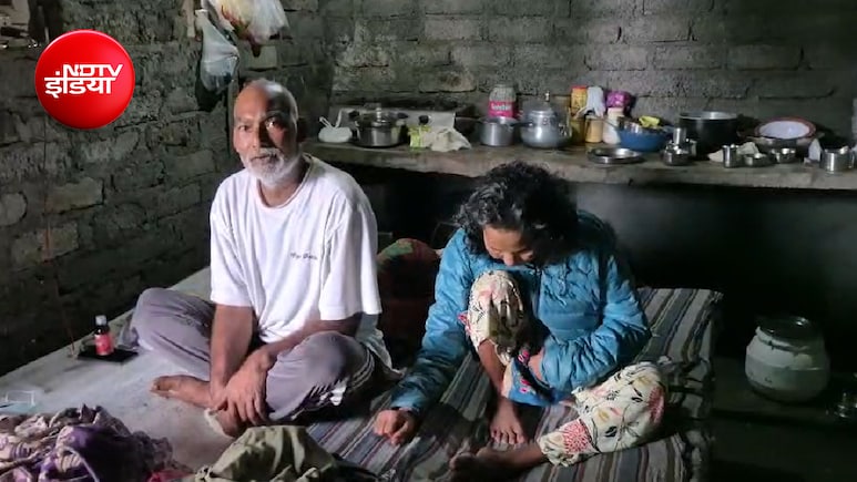 पत्नी पैरालिसिस से पीड़ित, पति के दिल में छेद; आधार कार्ड न बनने से आयुष्मान का लाभ नहीं, मसूरी की कहानी