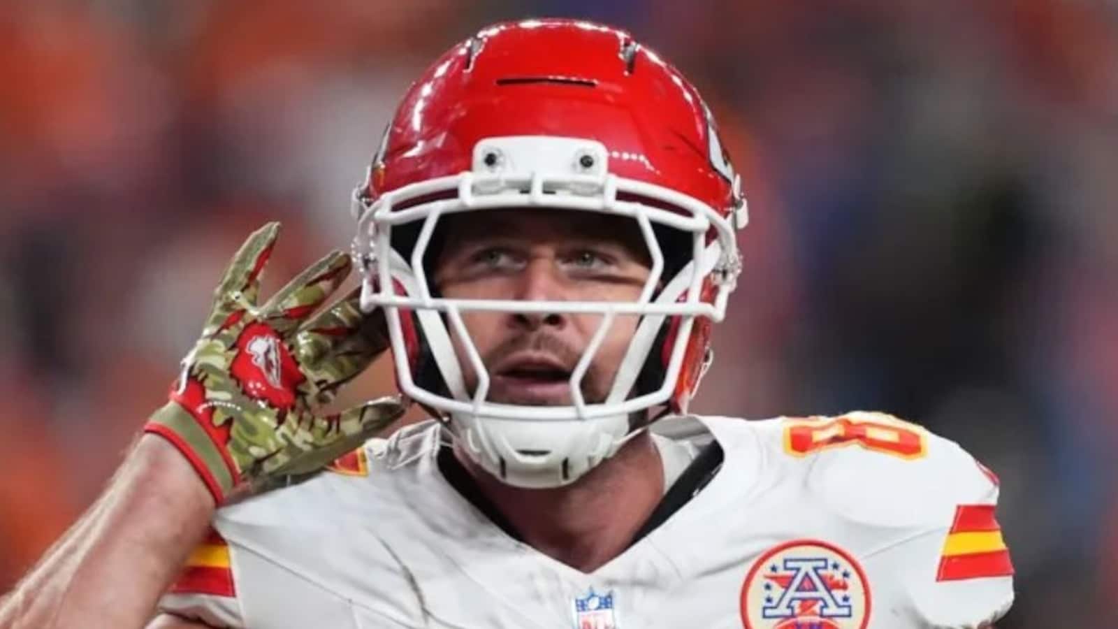 Travis Kelce’s 4-Word Reaction To Kenneth Walker’s 60-Yard TD Caught on Hot Mic During Chiefs-Broncos Clash
