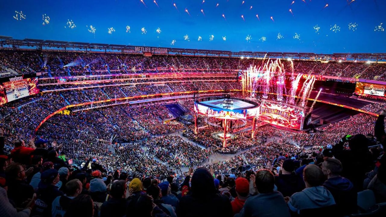 Female WWE Star Details How Death Threats Changed Her Social Media Habits For Years