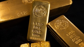 Gold Steadies As Iran Talks Temper Concerns Over Fed Rate Path