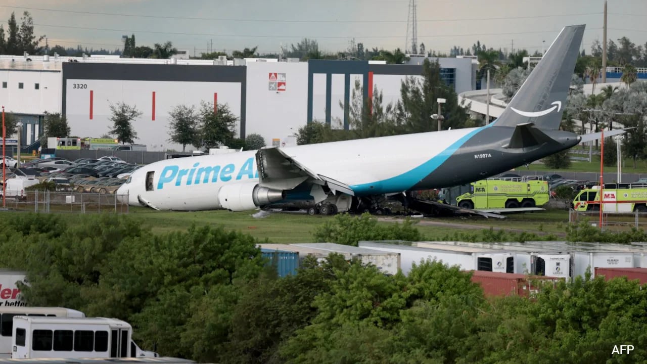 Video Shows Moment The Amazon Cargo Plane Crashed In Miami Killing 5