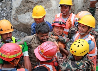 2 Nepal Workers Survive 9 Days Trapped In A Tunnel: What Happens To The Body And Mind