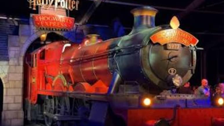 Viral Video: Vlogger Rides Harry Potter-Themed Train In California, Shows What It's Like Inside