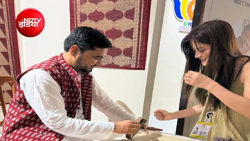 BRICS समिट में MP की 400 साल पुरानी बाग प्रिंट, विदेशी मेहमान खुद कर रहे हाथ से नेचुरल छपाई