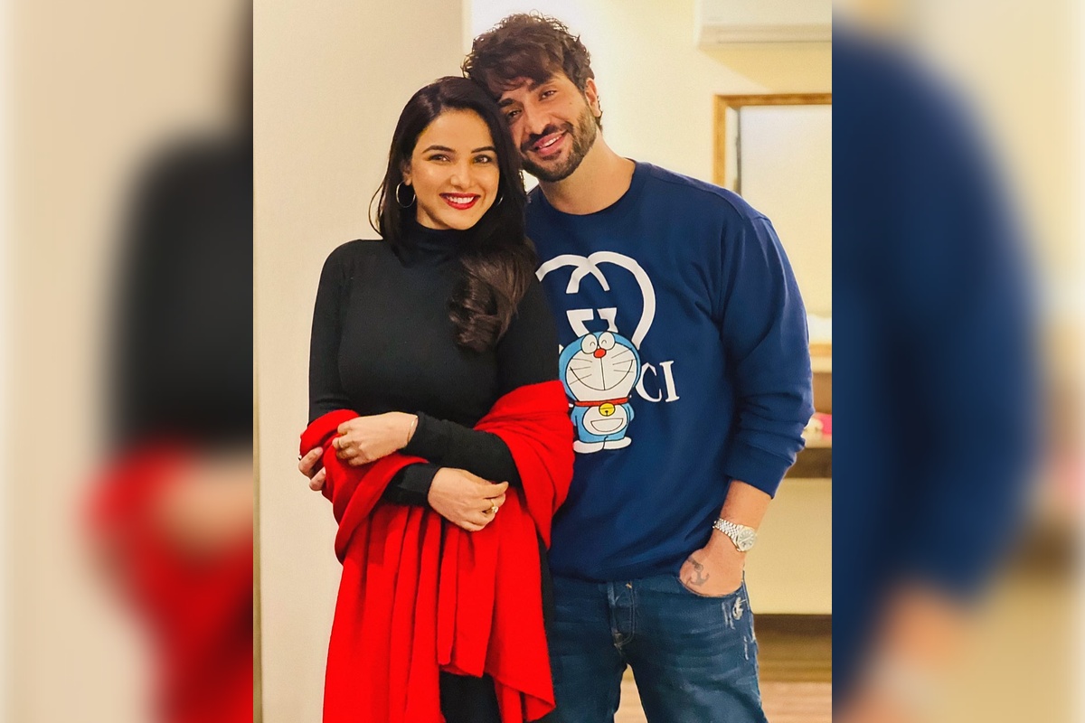 Jasmin Bhasin Shuts Down Break-Up Buzz With Aly Goni; Says "Not Everything Is About My Relationship!"
