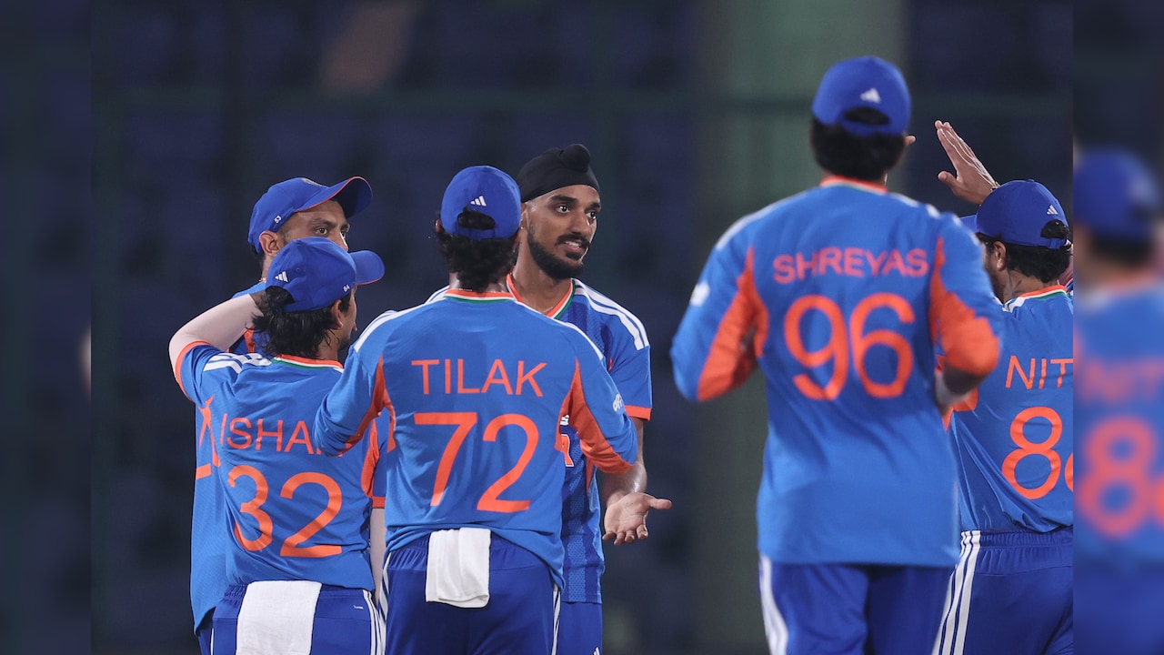 IND vs AFG LIVE Score: अक्षर पटेल ने बरपाया कहर, एक ओवर में झटके दो विकेट, अफगानिस्तान 33/2