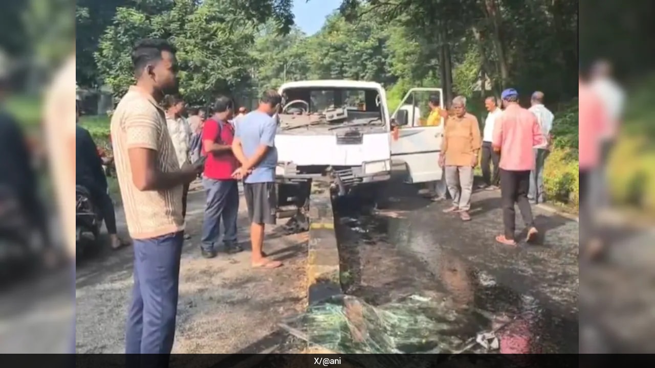 Video: School Van Hits Divider In Jharkhand, 12 Students Injured