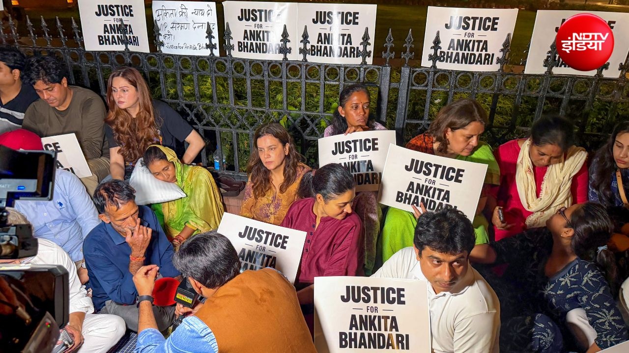 अंकिता भंडारी के माता-पिता का इंडिया गेट पर विरोध प्रदर्शन, राहुल गांधी भी पहुंचे... समझें पूरा विवाद