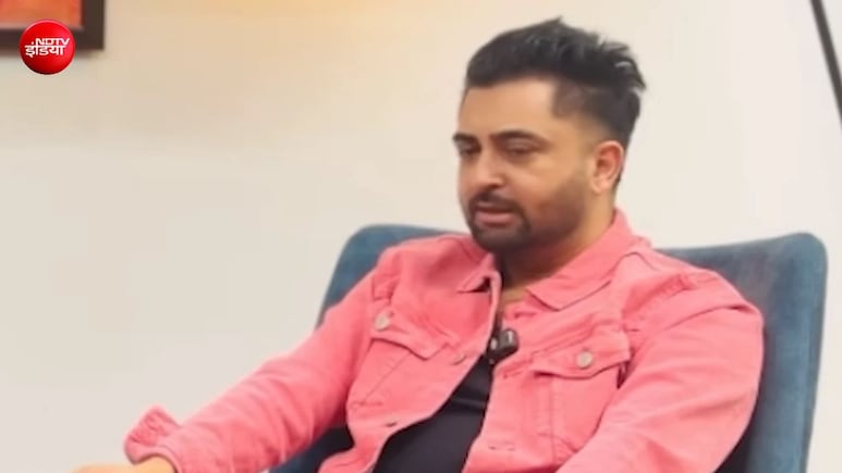 दिलजीत दोसांझ ने किया योगा, मैंने पी दारू: पंजाबी सिंगर ने सुनाया लॉकडाउन का हाल