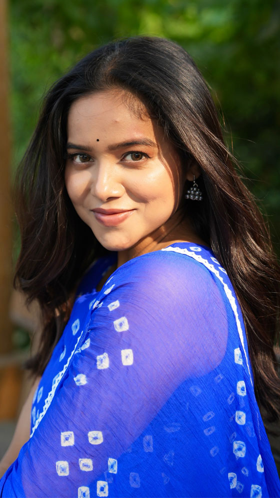 Manisha Rani&rsquo;s Royal Blue Bandhani Charm