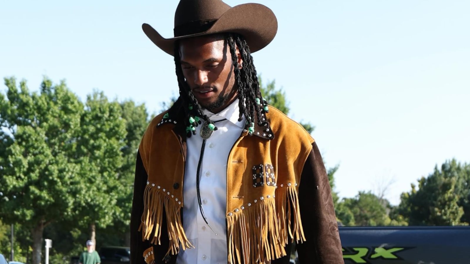 NFL Fans Mock CeeDee Lamb’s Outfit Before Cowboys-Buccaneers Game