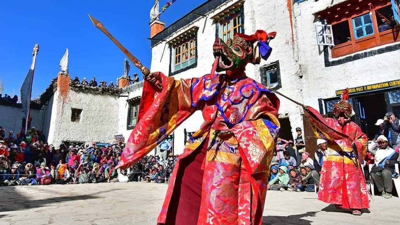 नेपाल पर्यटन बोर्ड के आंकड़ों के मुताबिक इस साल सितंबर तक कुल आठ लाख 65 हजार 920 पर्यटकों ने नेपाल की यात्रा की थी. नेपाल पर्यटन बोर्ड के आंकड़ों के मुताबिक इस साल सितंबर तक कुल आठ लाख 65 हजार 920 पर्यटकों ने नेपाल की यात्रा की थी.