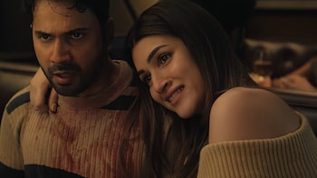 Kriti Sanon's 'No No No' Obsession Scene With Varun Dhawan Wins Internet — Check Reactions