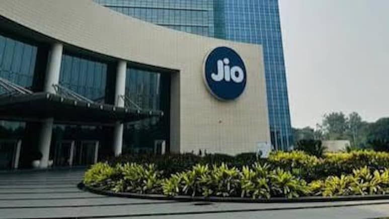 Jio Platforms: Nomura Initiates With 'Buy', Sees 20% Upside; Why Cash Flow Could Be The Next Big Trigger