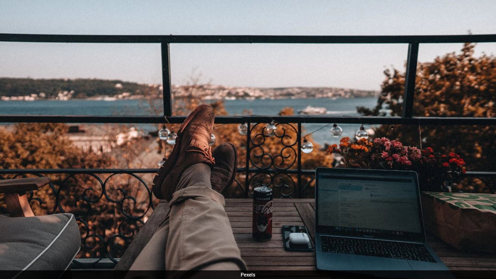 Australian Trader Fired After Employer Tracks Laptop to Singapore During Remote Work