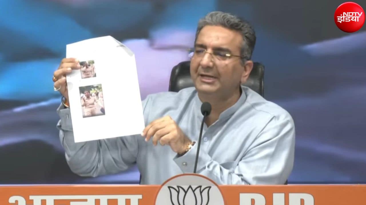 'प्रदर्शन में क्या महिला पुलिसकर्मियों के मौलिक अधिकार खत्म हो जाते हैं?' BJP का राहुल-प्रियंका से सवाल