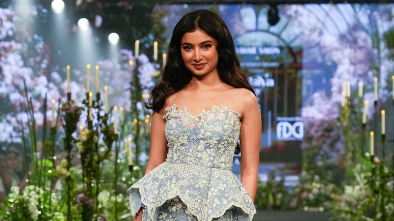 <i>Dhurandhar</i> Star Sara Arjun Turns Showstopper For Anushree Reddy In A Strapless Blue Bridal Gown