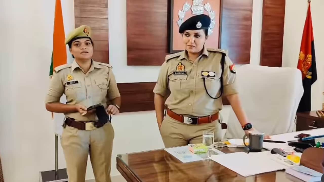 IPS रवीना त्यागी की व‍िदाई पर भावुक हुई स‍िपाही, 'मैडम न जाओ...' गीत फिर वायरल
