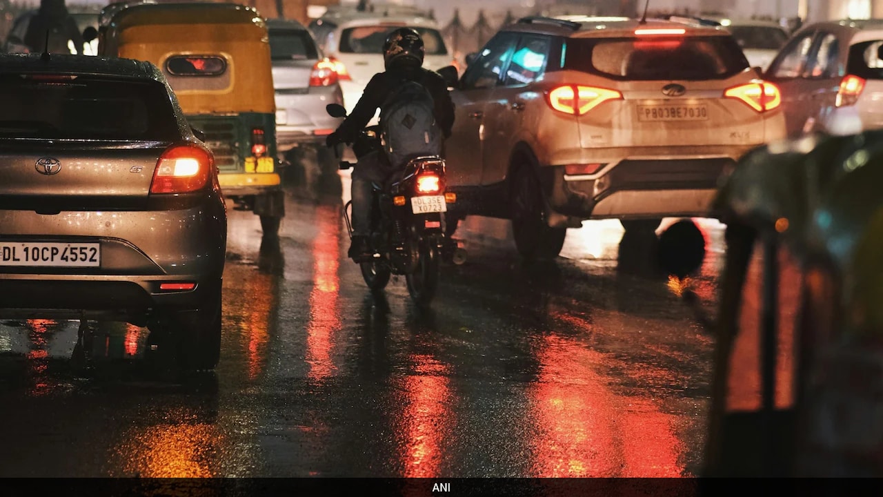 Delhi-UP Turns Into Shimla-Manali: How Long Will the Rain Last? Cyclonic System Brings Winter Chill To NCR