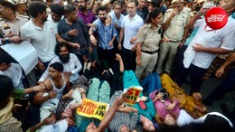 LIVE: CEC के खिलाफ इंडिया गठबंधन का तीसरे दिन भी प्रदर्शन, राजघाट पहुंचा विपक्ष