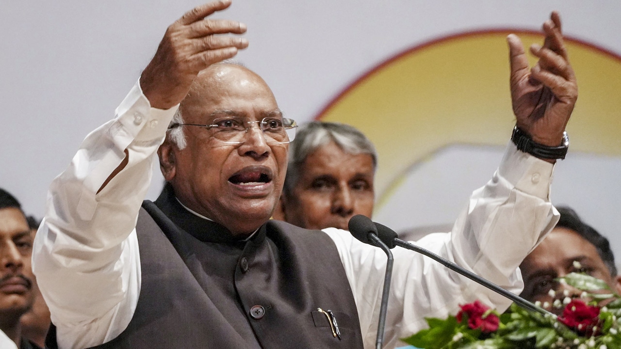 Mallikarjun Kharge's Remark On PM Modi Triggers Fresh Political Storm, BJP Hits Back