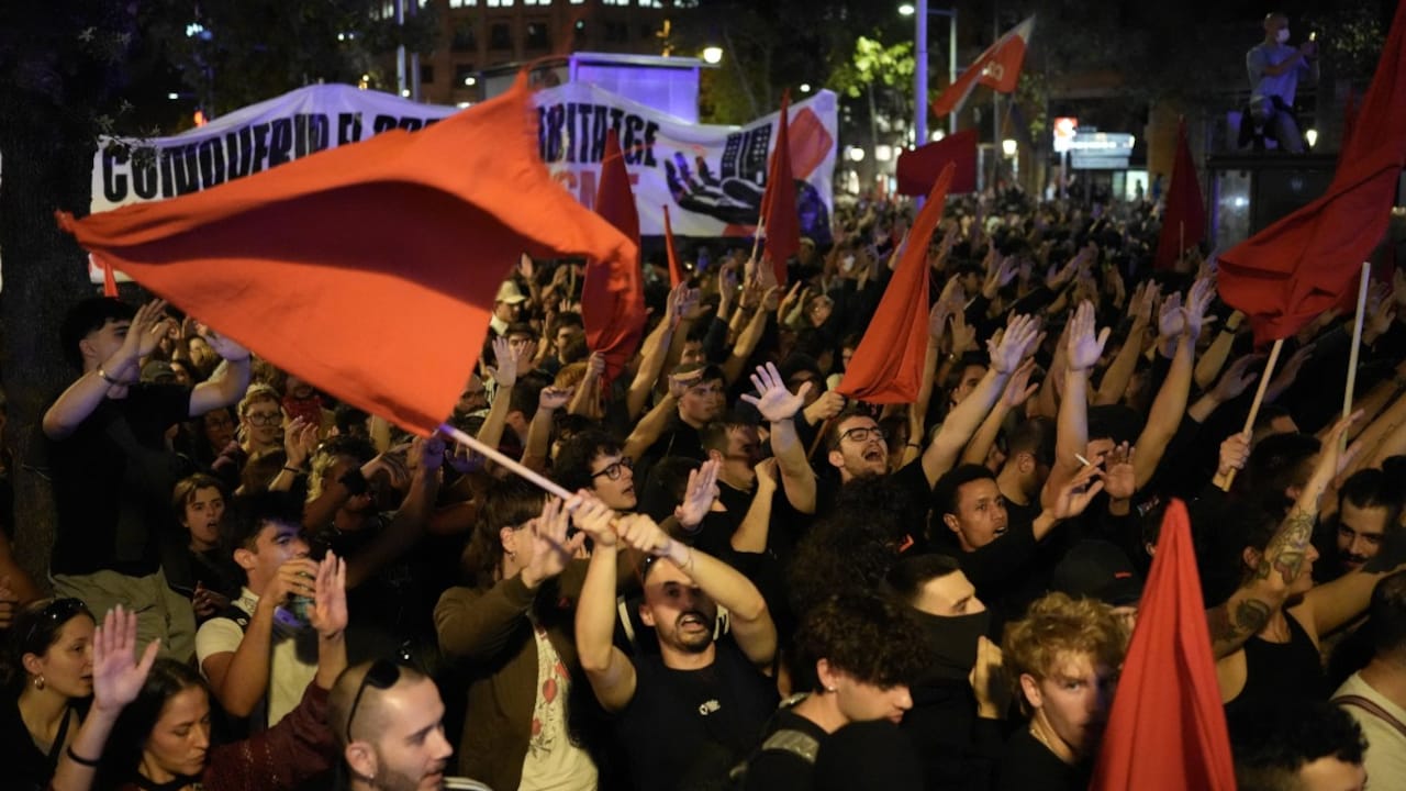 Protesters showing their anger against rising rents in Spain. Protesters showing their anger against rising rents in Spain.
