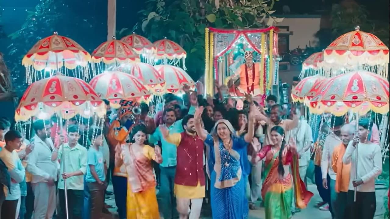 काजल राघवानी के भोजपुरी गाने 'मैं बिजी हूं' की धूम, बहू ने करवाई ससुर की शादी, बारात में डांस से उड़ाया गर्दा