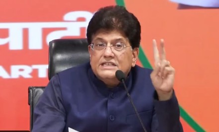 'सिटिंग CEC को दिया पद्मविभूषण, दो को बनाया राज्यपाल...', ज्ञानेश कुमार मामले पर बीजेपी का कांग्रेस पर पलटवार