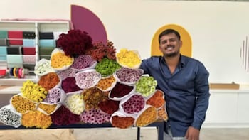 This Bengaluru Engineer Earns Rs 7 Lakh By Growing Flowers